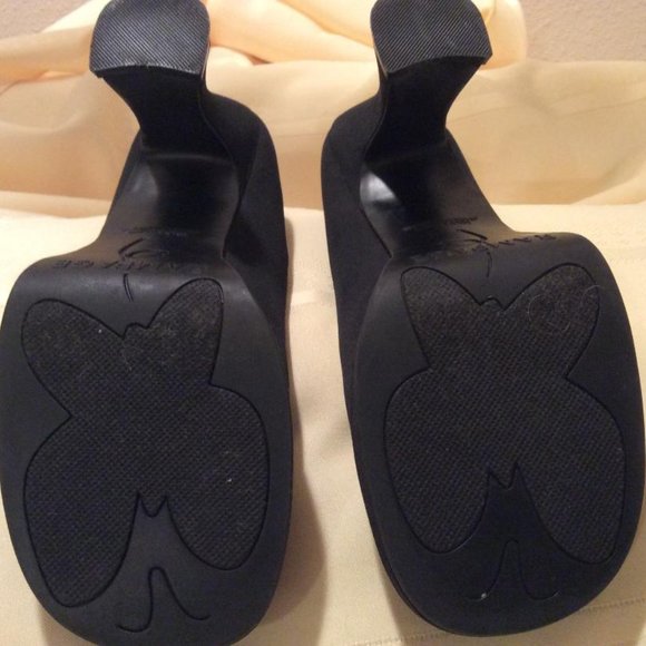 RAMPAGE Black matte 1" platform pumps; 4" curvy block heels; NWOT SIze 8.5 M. - Picture 3 of 7